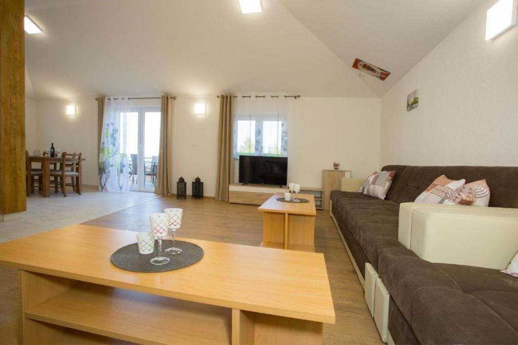 Apartments Panorama With Seasonal Pool Slatine Exterior foto